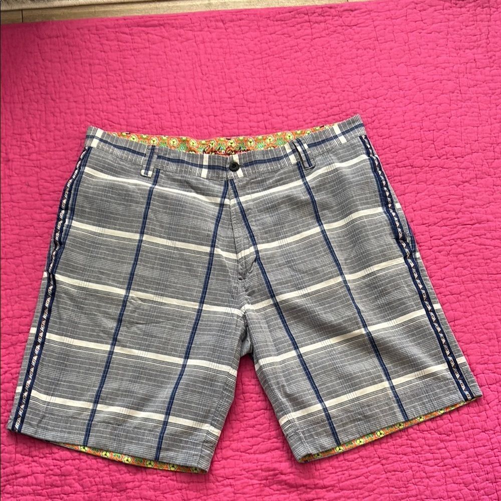 Robert Graham 100% cotton Stylish Plaid Shorts with Blue Stripes, size 38 (XL)